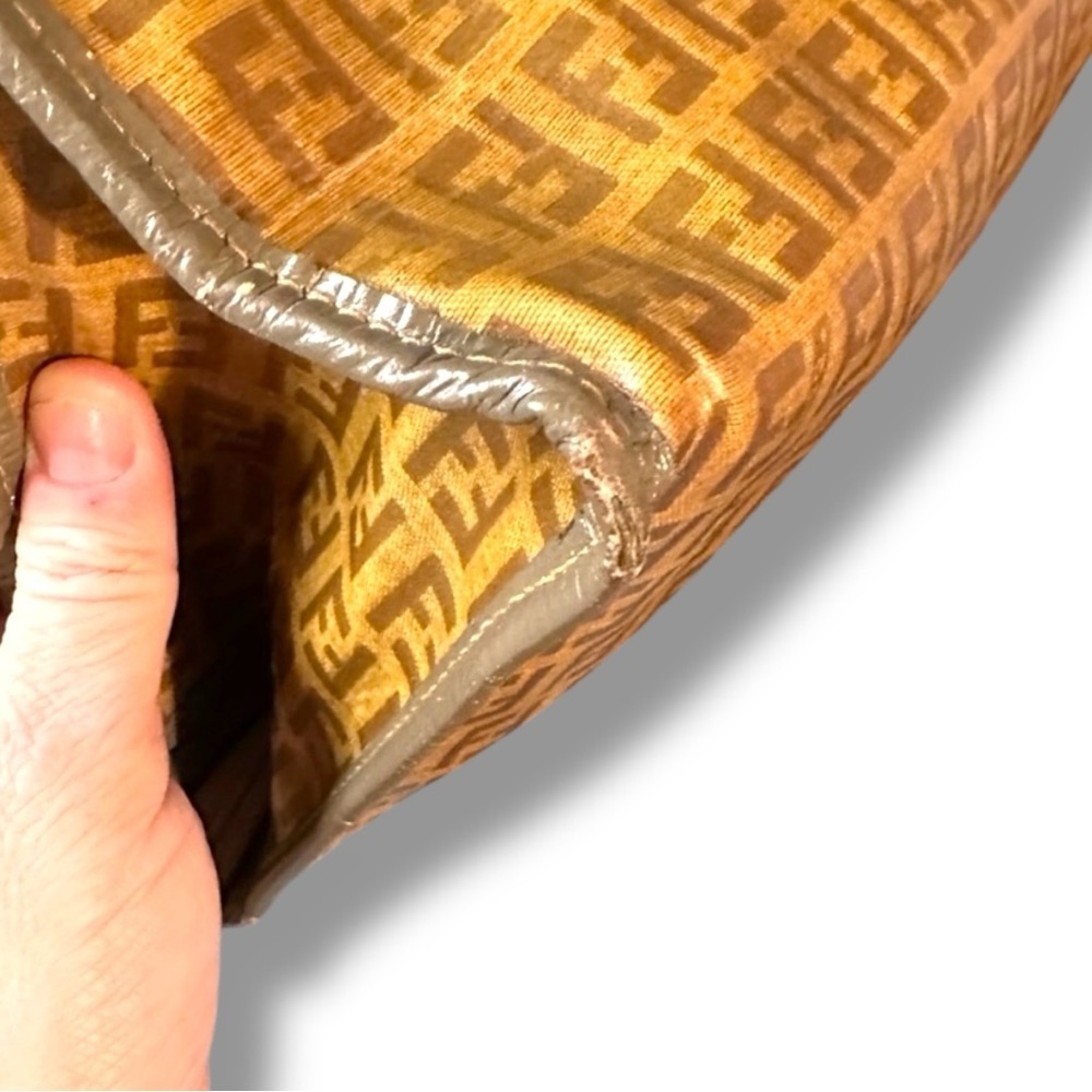 ✨ Authentic Fendi Zucca FF Monogram Clutch Pouch ✨ - Picture 9 of 13